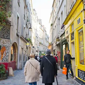 https://apt-charming-rue-des-rosiers.fr-paris.fr